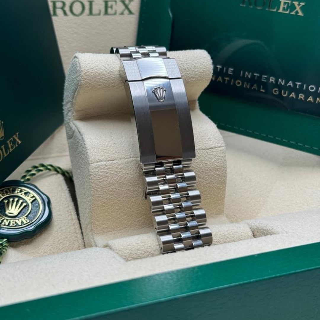 Rolex Sky-Dweller 42 Black Dial Jubilee, photo 5