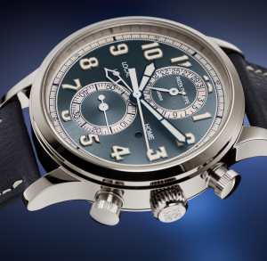 Patek Philippe Calatrava Pilot Travel Time 5524G-001 alternate angled view