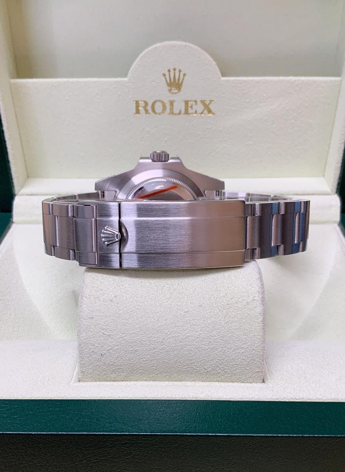 Rolex Submariner Date Green Dial 40 MM