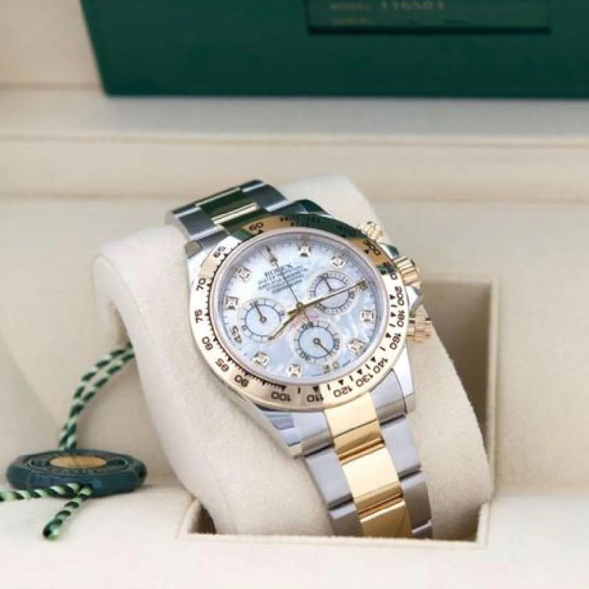Rolex Daytona 116500LN “Mother of Pearl”